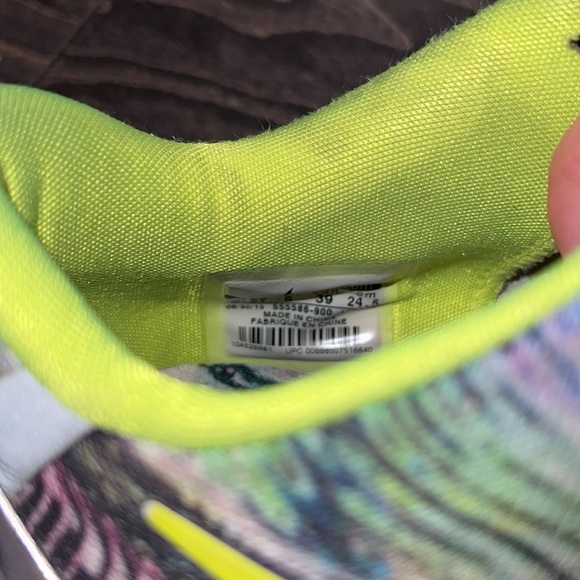 Kobe Prelude -multi color size 6.5 worn. Sorry no box - Picture 7 of 9